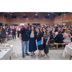 Profissionais da Educação de Campo Largo participam de confraternização pelo Dia do Professor